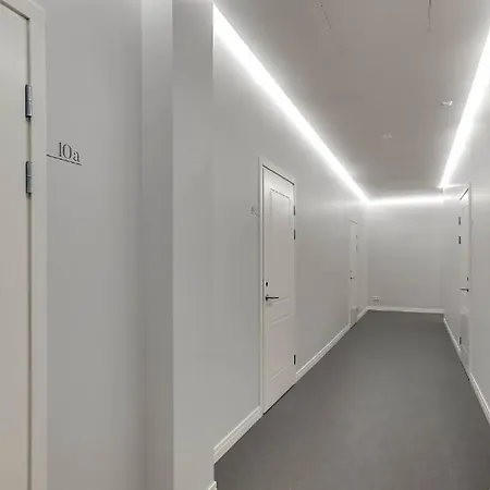 Compact - 5 Min From Bus Station Apartment *